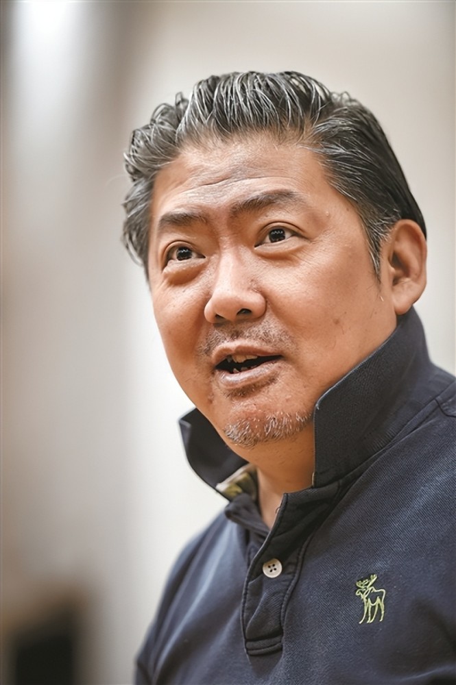 金铁霖是我国著名的歌唱家和声乐教育家,余隆是中国杰出的指挥家,万方