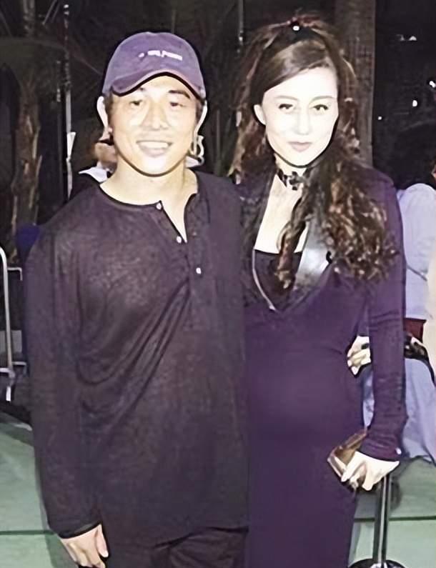 离婚25年,李连杰与前妻黄秋燕在北京重逢,发生了怎样的故事_腾讯新闻