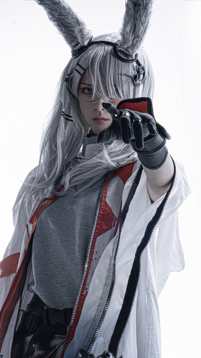 cos:明日方舟三周年霜星cos正片@爵冷