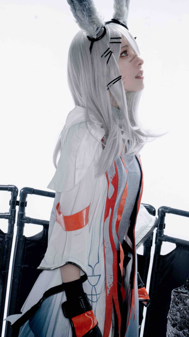 cos:明日方舟三周年霜星cos正片@爵冷