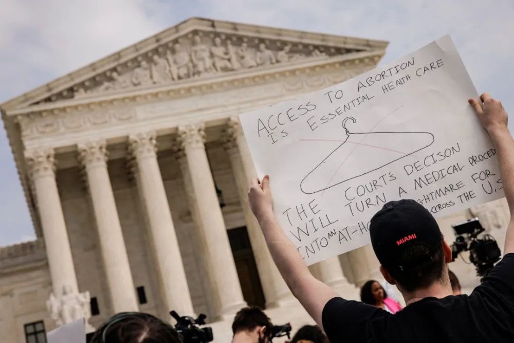 美国最高法院罕见泄密，拟推翻堕胎合法化
