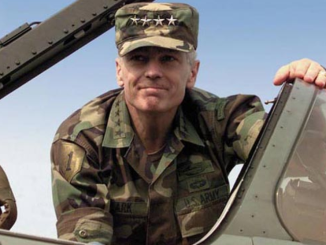 1980年2月至1982年6月,克拉克担任第4步兵师第77装甲团团长;1986年4月