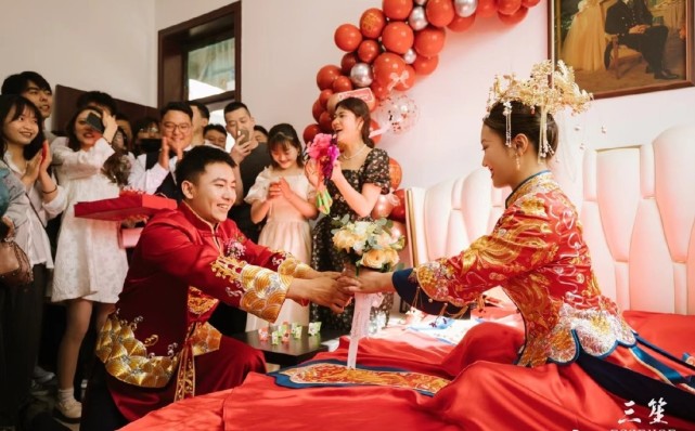 杨幂和王威是在2016年录制第二季真正男子汉,在节目中王威与杨幂建立