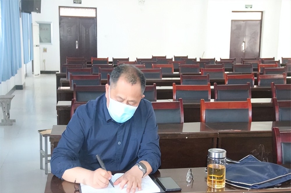 河南县域经济网商丘讯(黄波)为落实宁陵县教体局"十大教育工程"文件