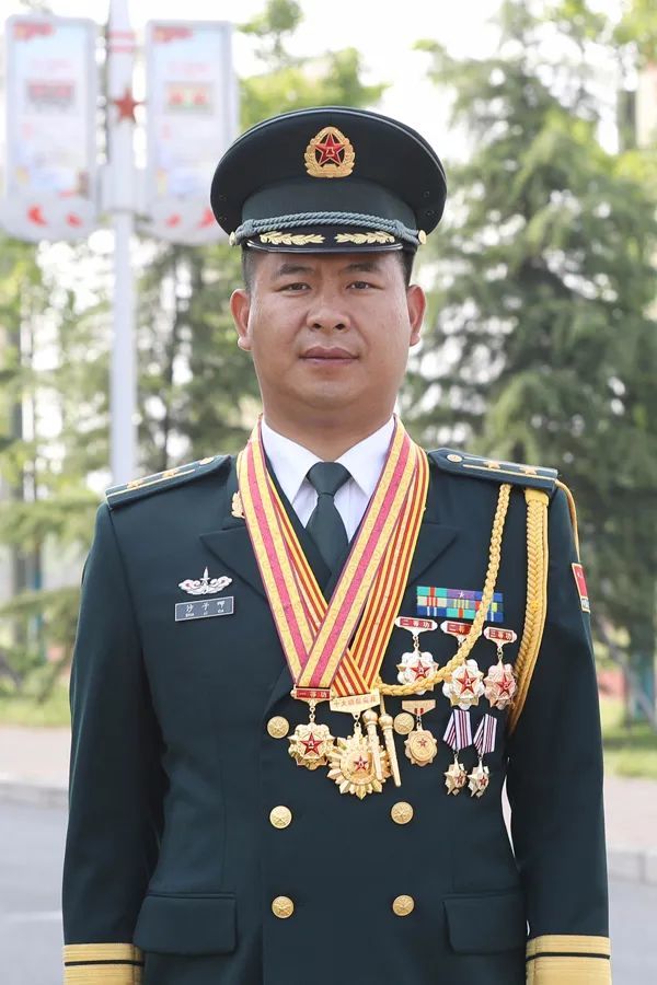 解放军报记者 邹菲 特约记者 李兵峰 通讯员 方雷——记火箭军某旅