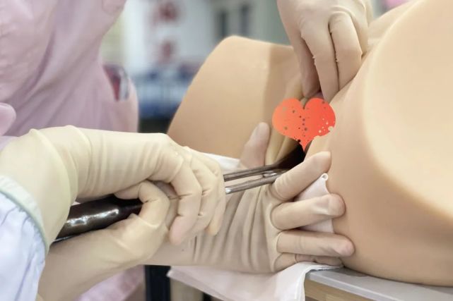 国际助产士日:迎接新生命的第一双手