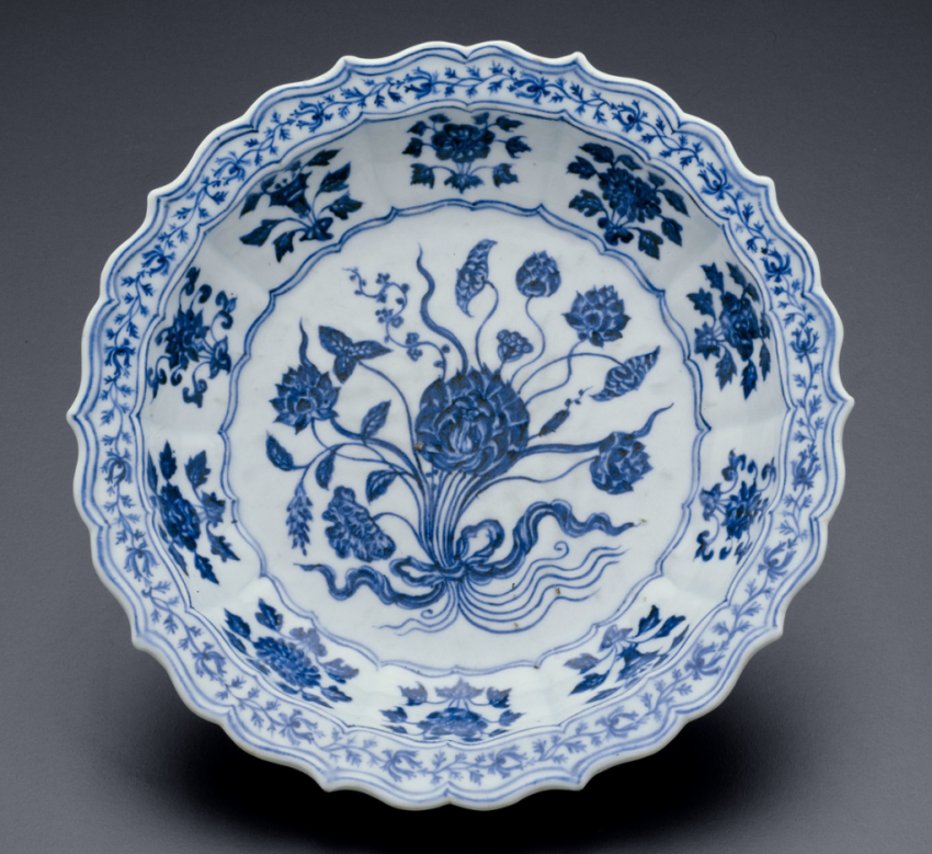 为什么把瓷器上的莲花捆起来可以卖得更贵吗