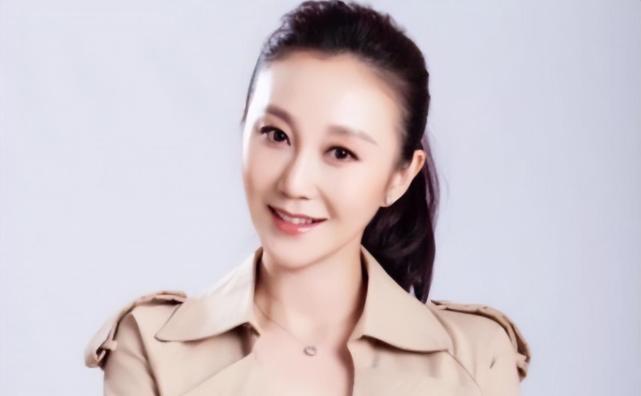 熟悉她是通过电视剧《卧底归来,其在剧中饰演为父报仇的"程宁宁"