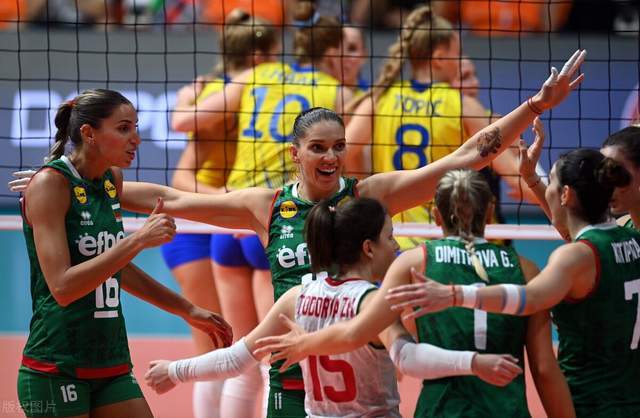 主攻:瓦西列娃,g-迪米特洛娃,亚内娃,米拉诺娃,约尔丹诺,拉奇科夫斯卡