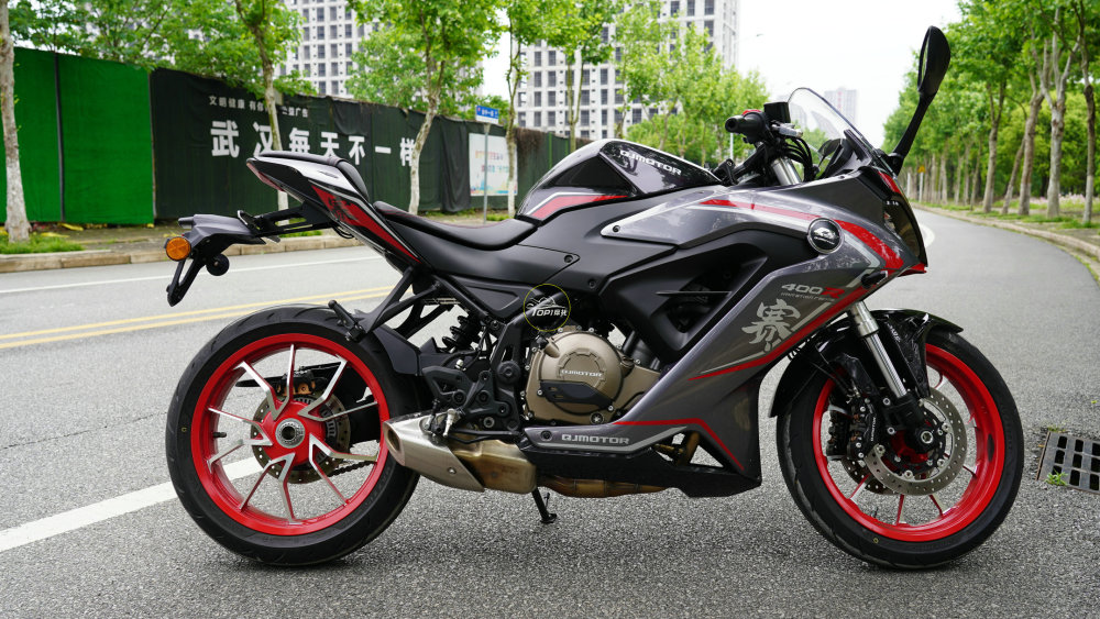 qjmotor赛400简单试驾体验_腾讯新闻