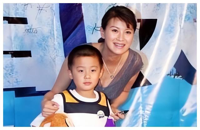 史兰芽:三婚两离,嫁给二婚的"李云龙",她后悔了吗?_腾讯新闻