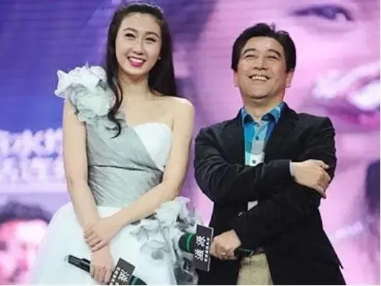 水均益的妻子王君去菜场买菜因发生车祸瘫痪在床水均益说你理解一下我