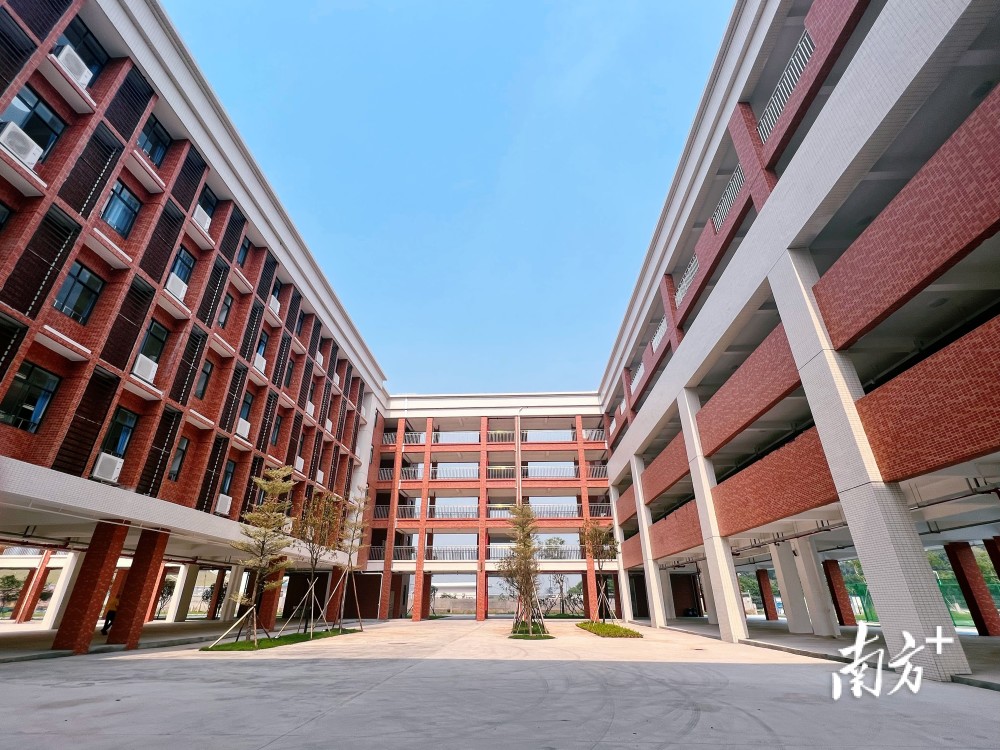 视频|河口中学新校今日启用,三水优质教育资源再加码