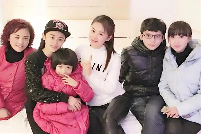 "娱乐圈樊胜美"徐婷:全身溃烂去世,一家8口的提款机没了_腾讯新闻