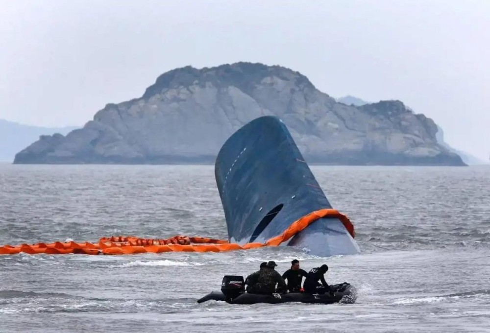 6824噸世越號沉船韓國束手無策中國成功打撈卻倒賠11億