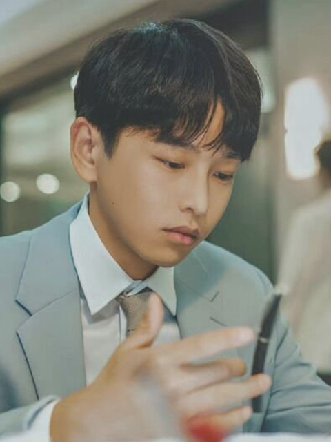 彭昱畅如愿以偿搭档江疏影出演年下小奶狗顺利交出荧幕初吻