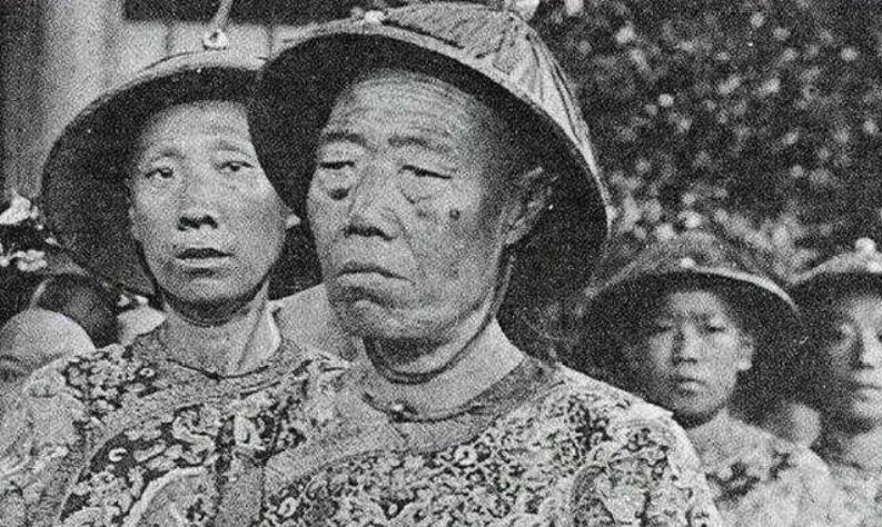1966年北京发现李莲英墓，报废3把铁锤打开，墓中为何只有头颅？中国数学研究水平如何