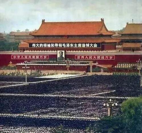 1976年除了3位伟人去世,中国还发生了4件大事,件件刺痛人民的心