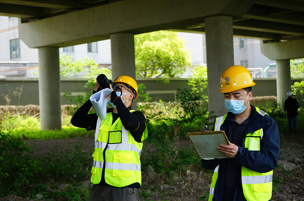 他们就是嘉兴市卓越交通建设检测有限公司外观检测团队.