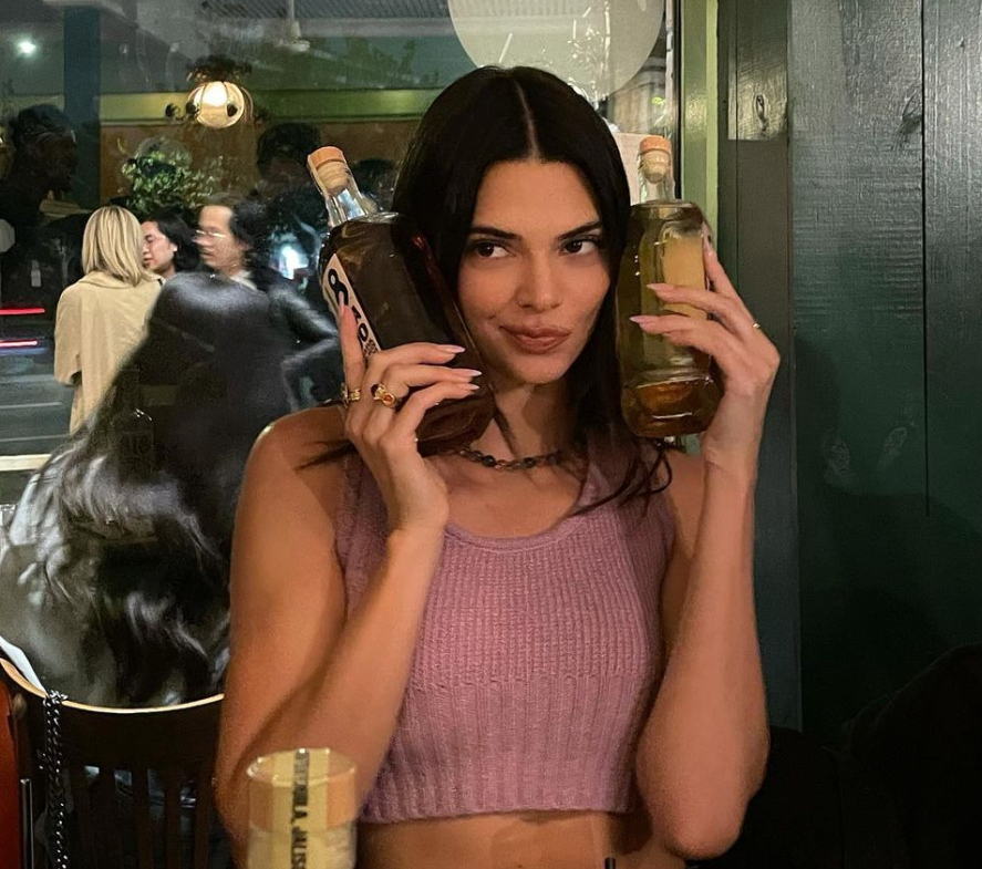 詹娜buff加成布克狂轰30分打破魔咒女友现场督战太旺夫