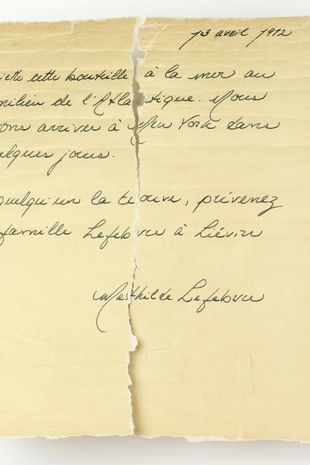 泰坦尼克号神秘漂流瓶加拿大发现12岁女孩手写信真假有争议