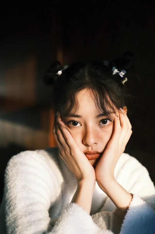 张艺上玩酷大片上线热爱发酵浅酷一夏