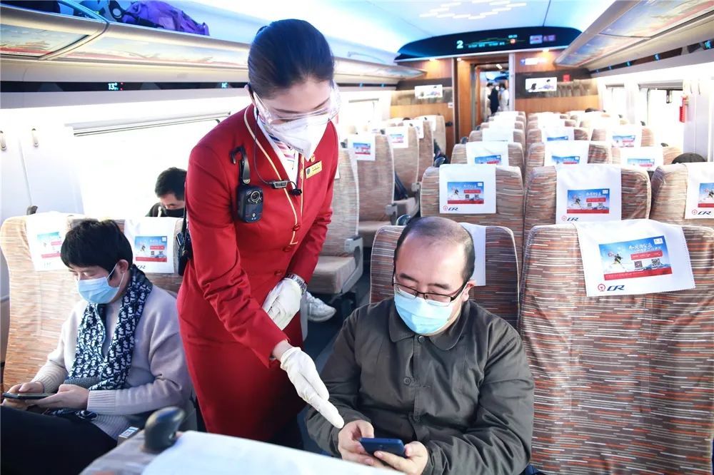 间距03并按照标准佩戴方法遮住口鼻其余时间请一定规范佩戴口罩除实