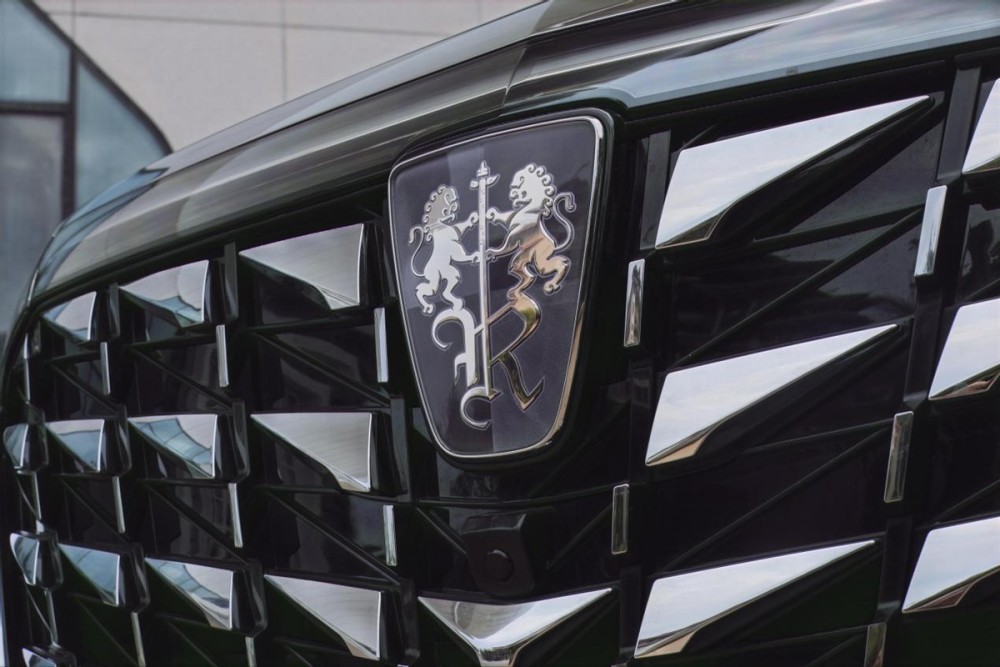 cltc续航555公里荣威imax8ev实车图曝光