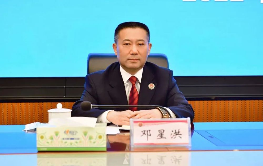 市检察院党组成员,市纪委监委驻院纪检监察组组长邓星洪院党组成员,市