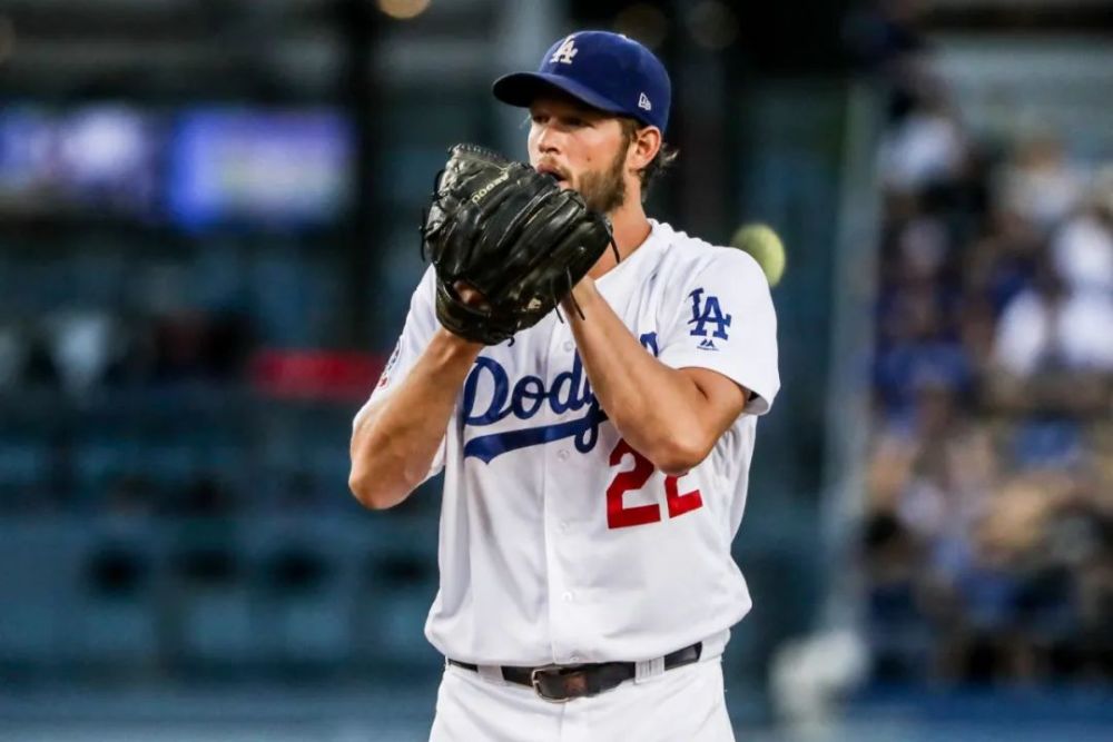 For the ace who has it all: Clayton Kershaw's primo pickoff move