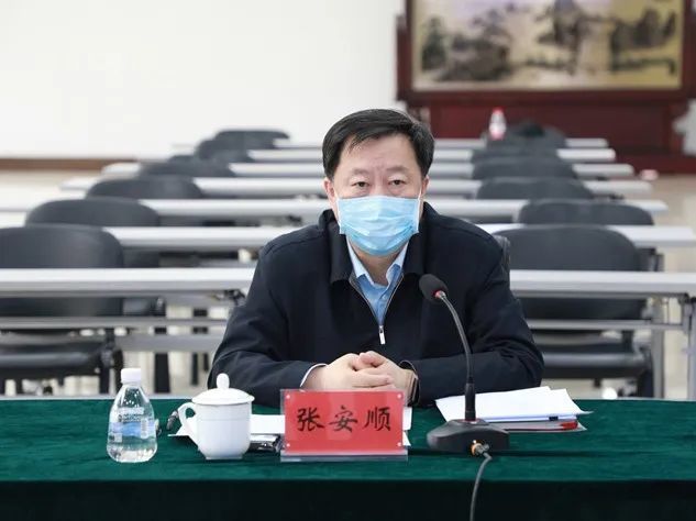 张安顺在市信访局接访时强调积极回应群众关切把群众的事办好办实