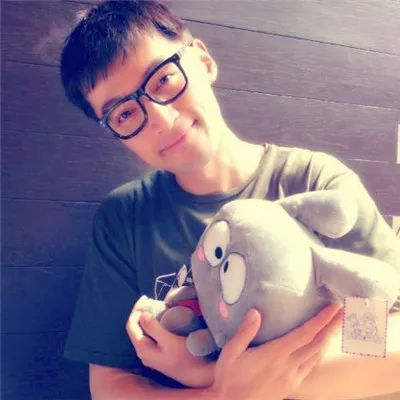 胡歌头像你依旧是年少可爱的模样