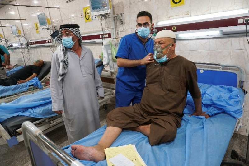 图集：伊拉克遇严重沙尘天气，不少市民出现呼吸问题进医院英语语法大全