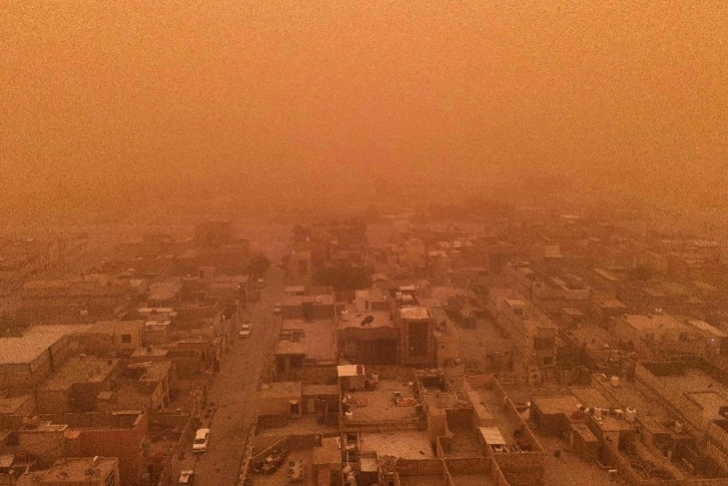 图集：伊拉克遇严重沙尘天气，不少市民出现呼吸问题进医院英语语法大全