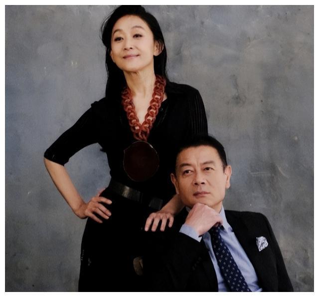 演员巫刚与前妻15年婚姻分道扬镳却和不婚不育的陈瑾纠缠20年