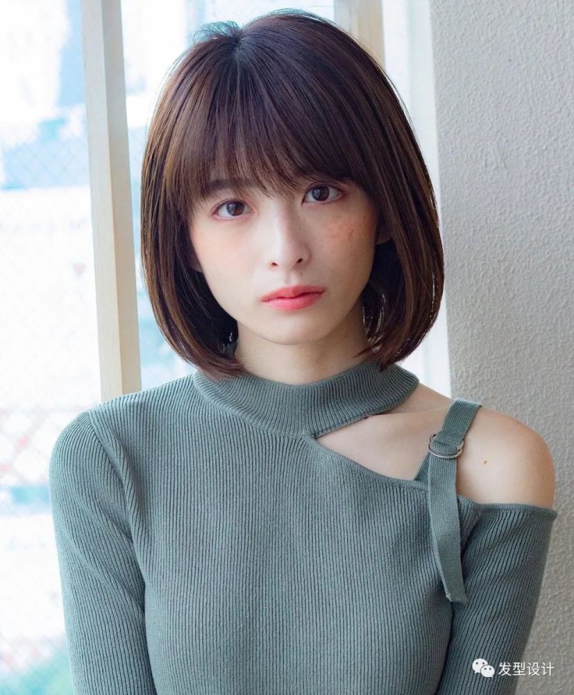 邻家女孩内扣短发.插图