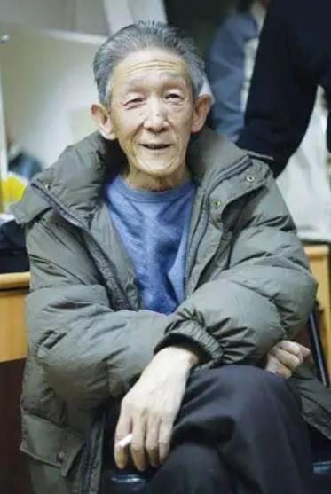 力挺郭德纲骂同行,被"藏"28年娶6任老婆,评书大师金文声多传奇