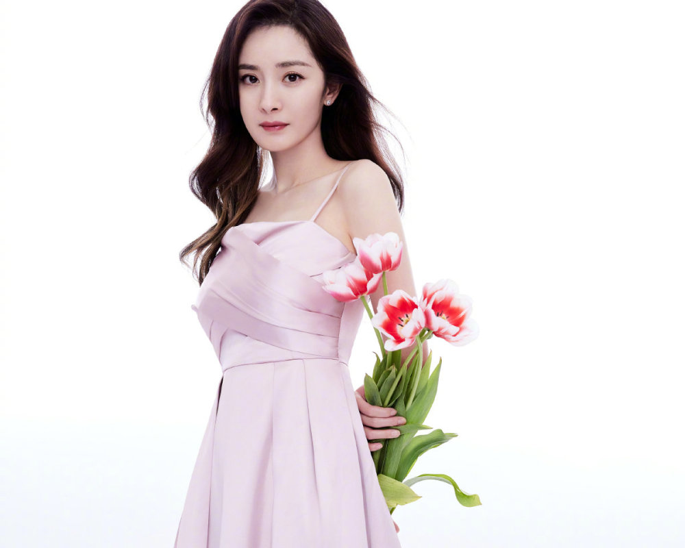 今天是温柔的杨小幂哦