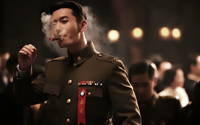 "教主"黄晓明:演好一部戏就奖励自己一部霸道总裁剧