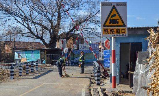 發生事故的這個鐵路道口沒人看守.