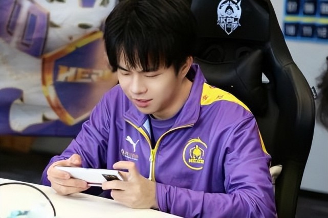 hero再次发布公告久酷职业生涯宣布结束俱乐部和选手两败俱伤