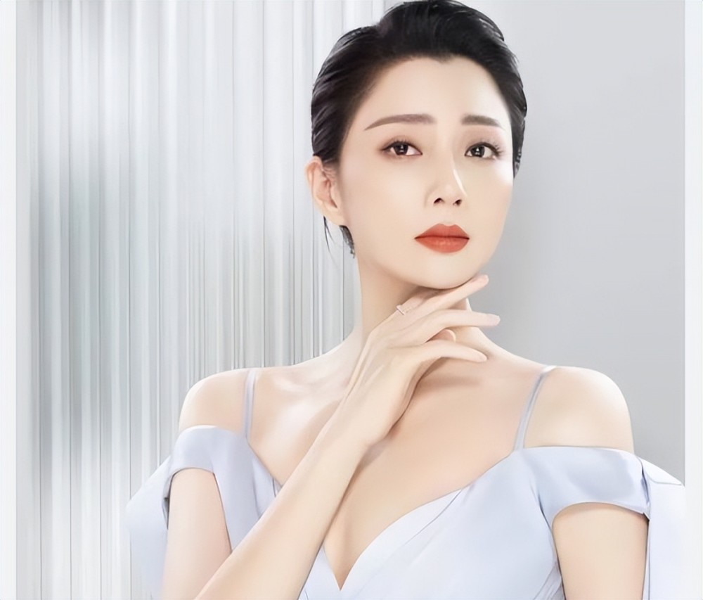 盘点娱乐圈年过40岁,身材却依然很火辣的女明星,你最羡慕哪位?