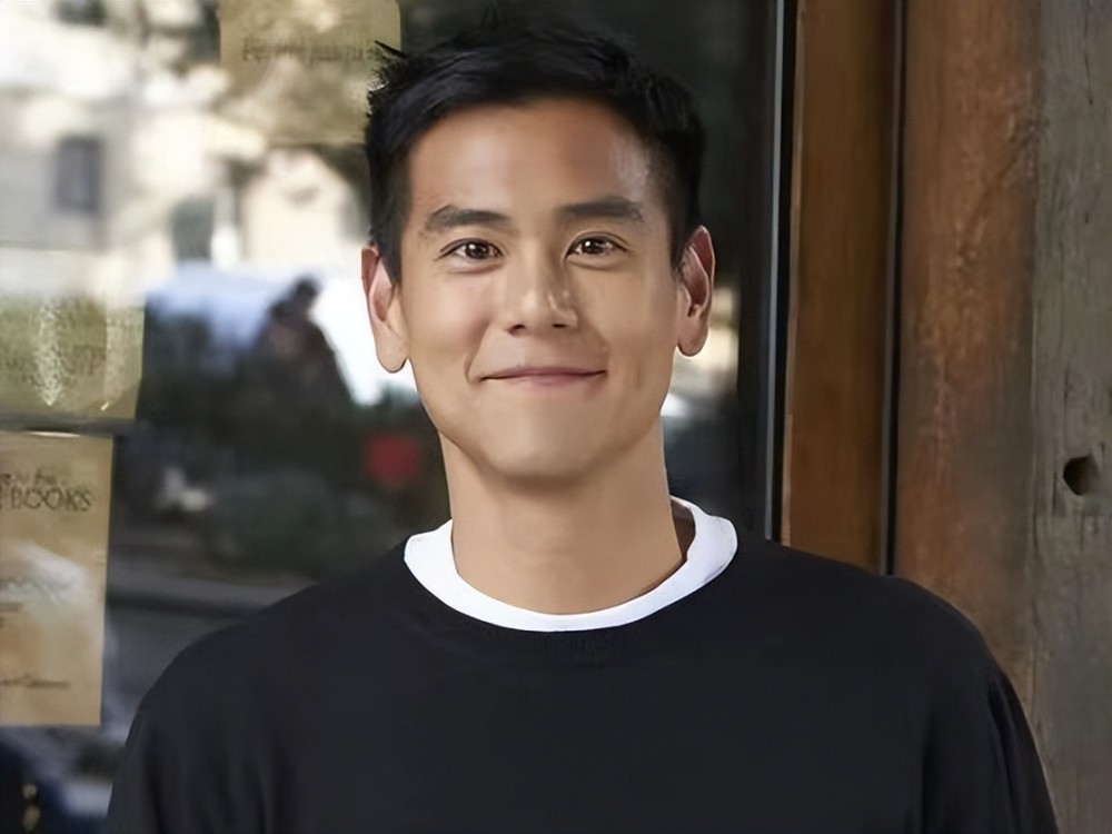 彭于晏隔离结束后的形象曝光,头发凌乱造型颓废,自己还发文调侃插图4