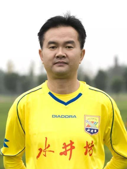 全兴队球员的外号有人叫弹绷子有人打飞机有人叫大侠