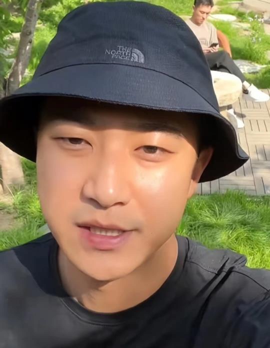 演员徐大宝痛诉遭老公家暴,眼睛里满是红血丝,曾被打到痛哭插图3