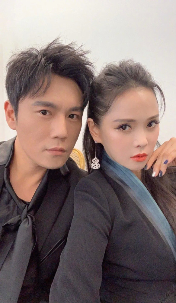 伊能静对秦昊说:我跟你合张影,证明咱俩非常般配插图