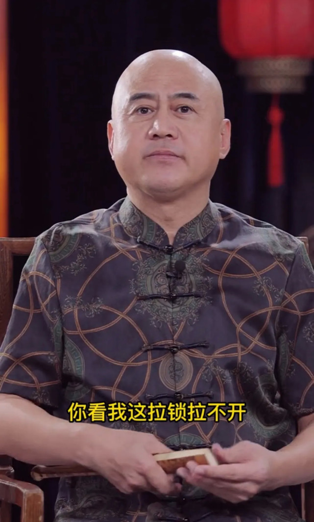 你喜歡方清平的相聲嗎?如今,方清平賺到錢後,又回到了舞臺.