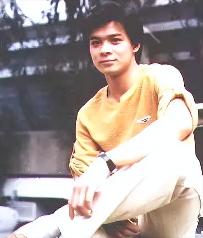 妻子梁洁华出轨男同事病逝后黄日华却承诺终身不娶他图什么
