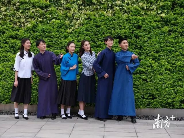 一个民族的未来镌刻着青年的奋斗足迹一个国家的进步第一次全国代表
