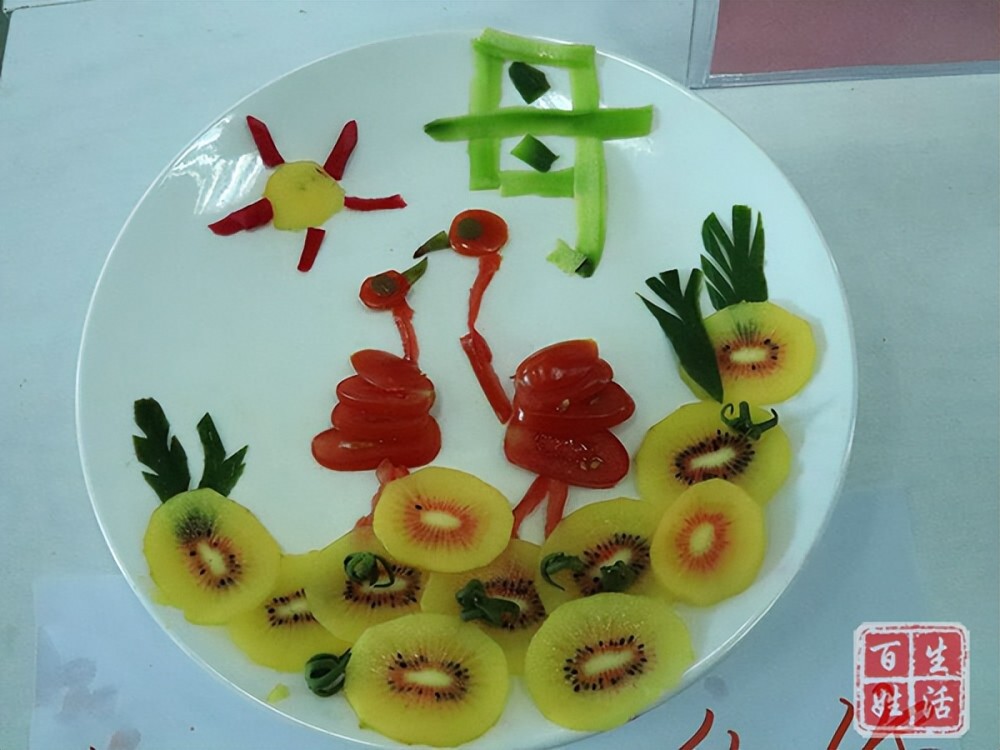 成都市龙泉驿区第三小学校举行庆祝母亲节创意水果拼盘比赛